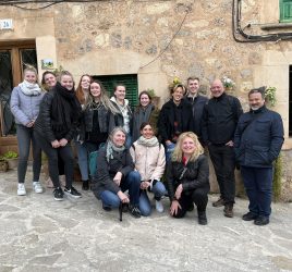 Gruppenbild Famtrip Mallorca Auszubildende im Tourismus